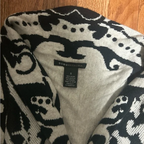 BCBGMAXAZRIA Black Ivory Tapestry Knit Vest Small | Layered Heritage Chic - Picture 5 of 7